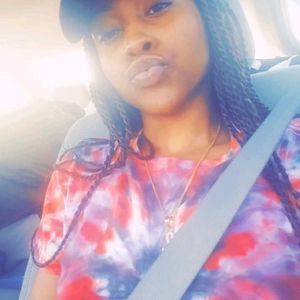 Meet your Posher, Davia